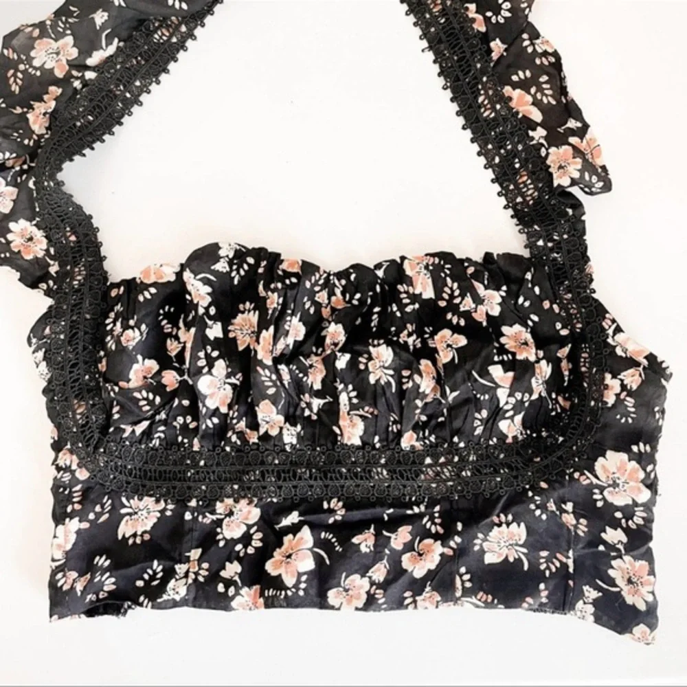 Free People Women’s Black Floral Ruffle Halter Cropped Top‎ Black Size 8